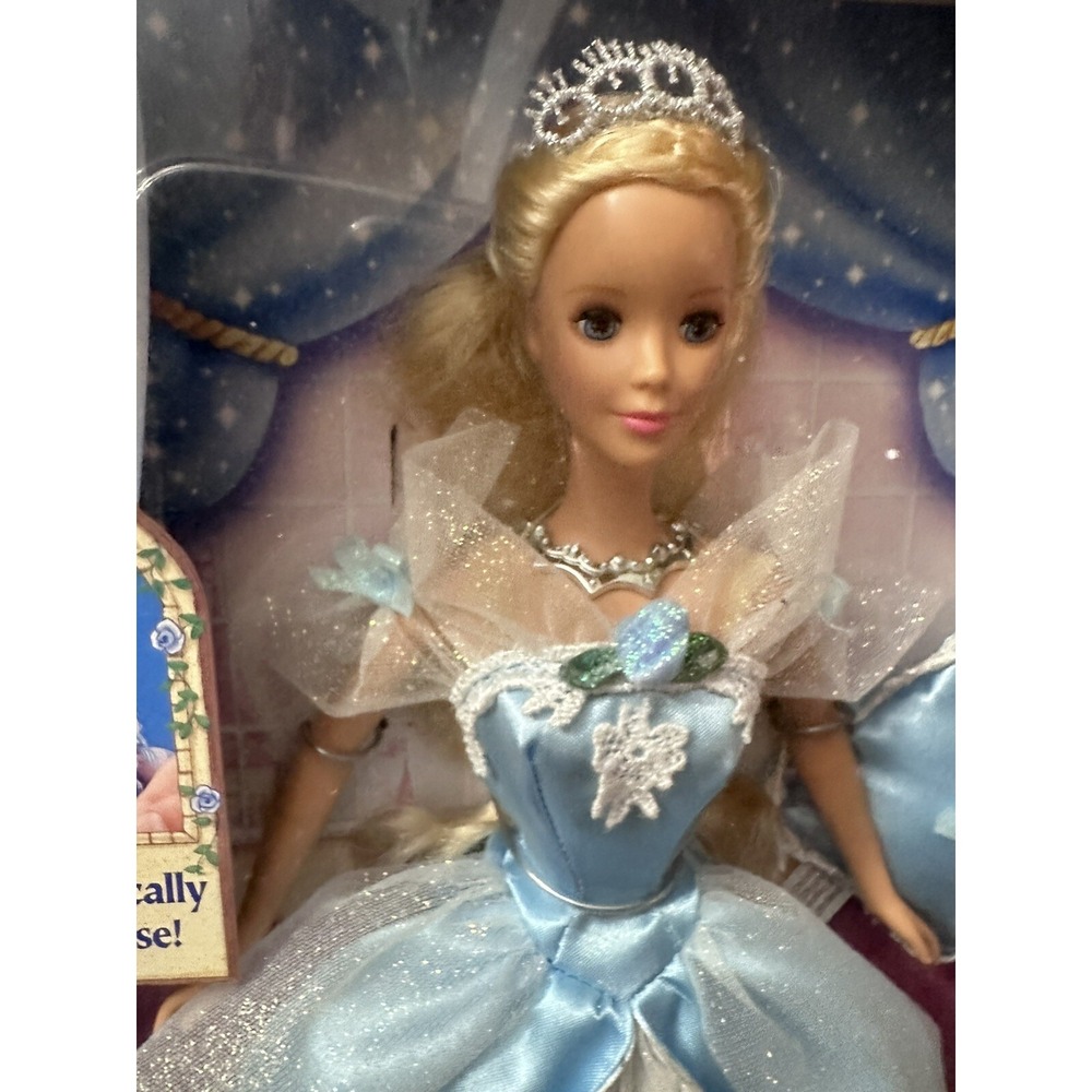 Barbie 1998 Disney sleeping beauty- Blue With Closing eyes NIB - Picture 5 of 7
